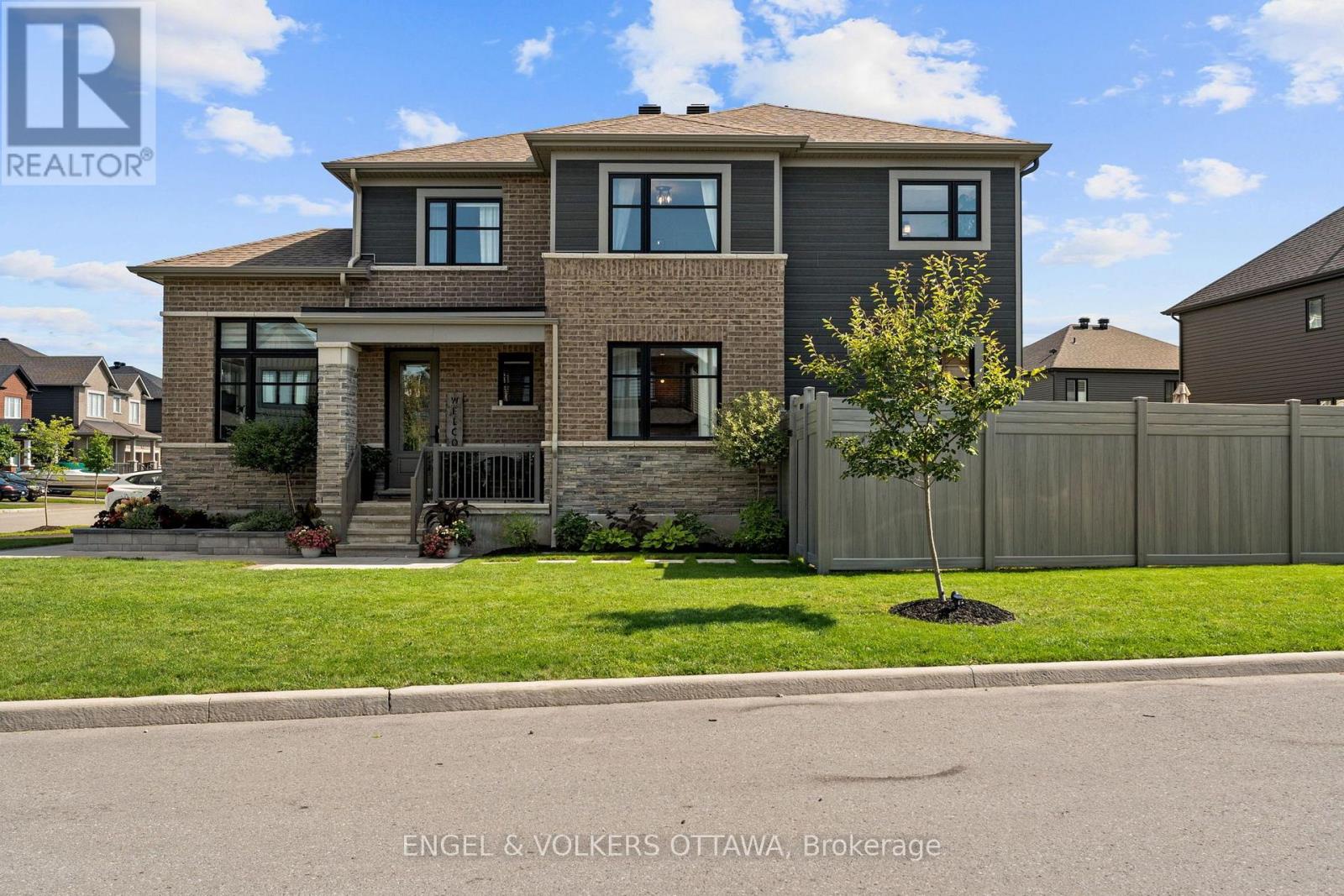 720 Coast Circle, Ottawa, Ontario  K4M 0N2 - Photo 1 - X13872412