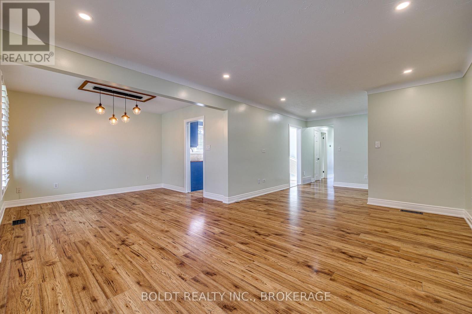 12 Bayshore Crescent, St. Catharines (Lakeshore), Ontario L2N 5Y4 - Photo 10 - X13872294