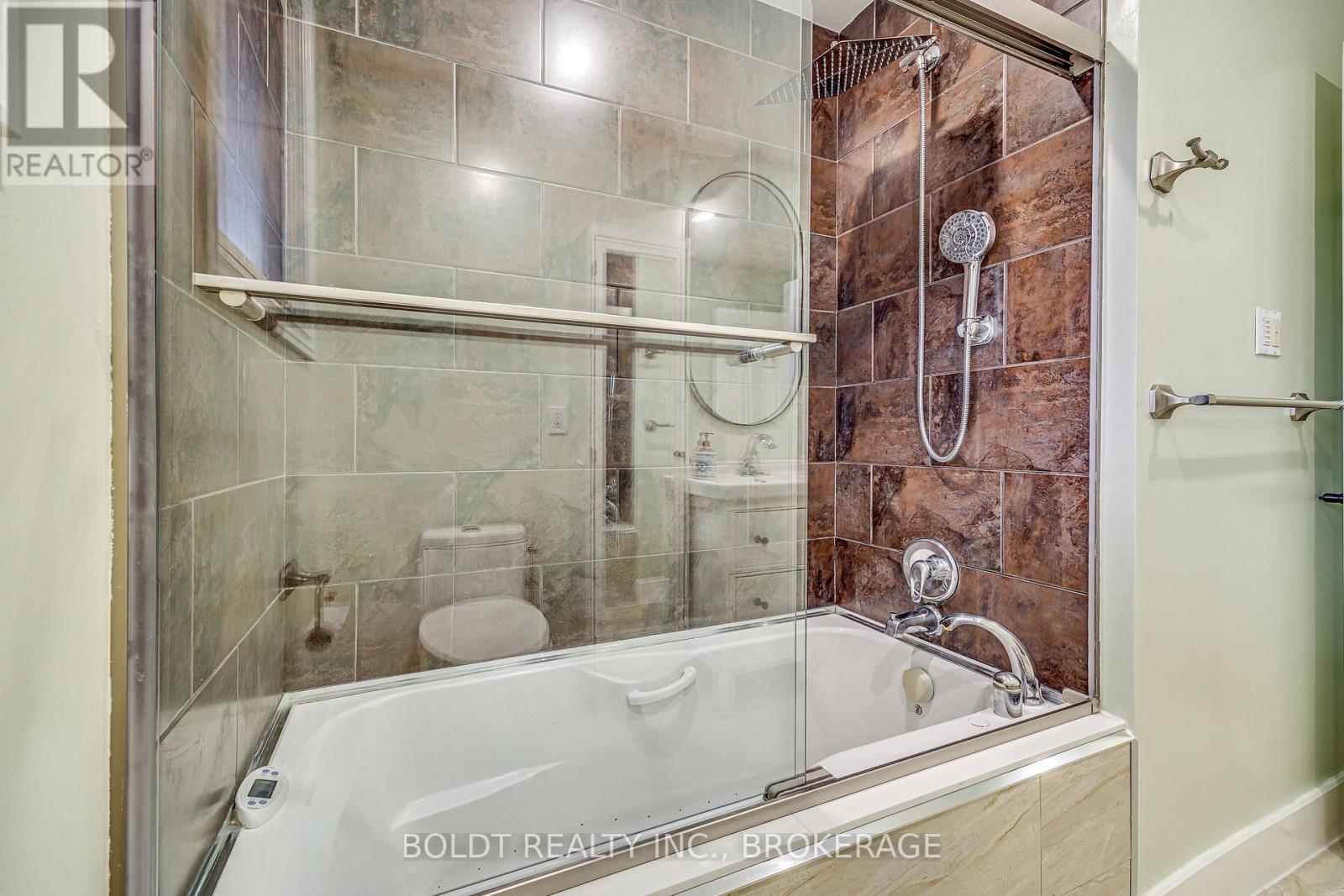 12 Bayshore Crescent, St. Catharines (Lakeshore), Ontario L2N 5Y4 - Photo 21 - X13872294