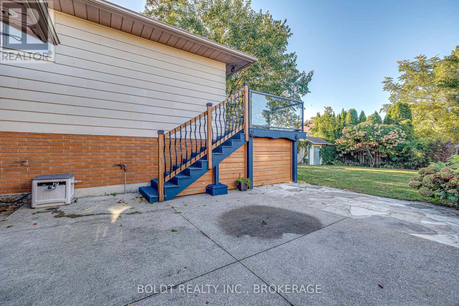 12 Bayshore Crescent, St. Catharines (Lakeshore), Ontario L2N 5Y4 - Photo 25 - X13872294