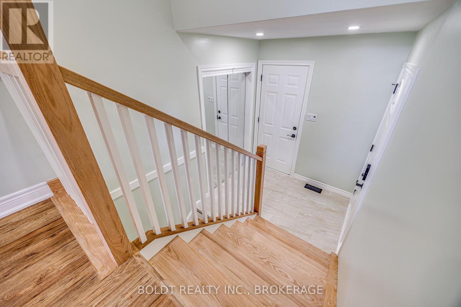 12 Bayshore Crescent, St. Catharines (Lakeshore), Ontario L2N 5Y4 - Photo 28 - X13872294