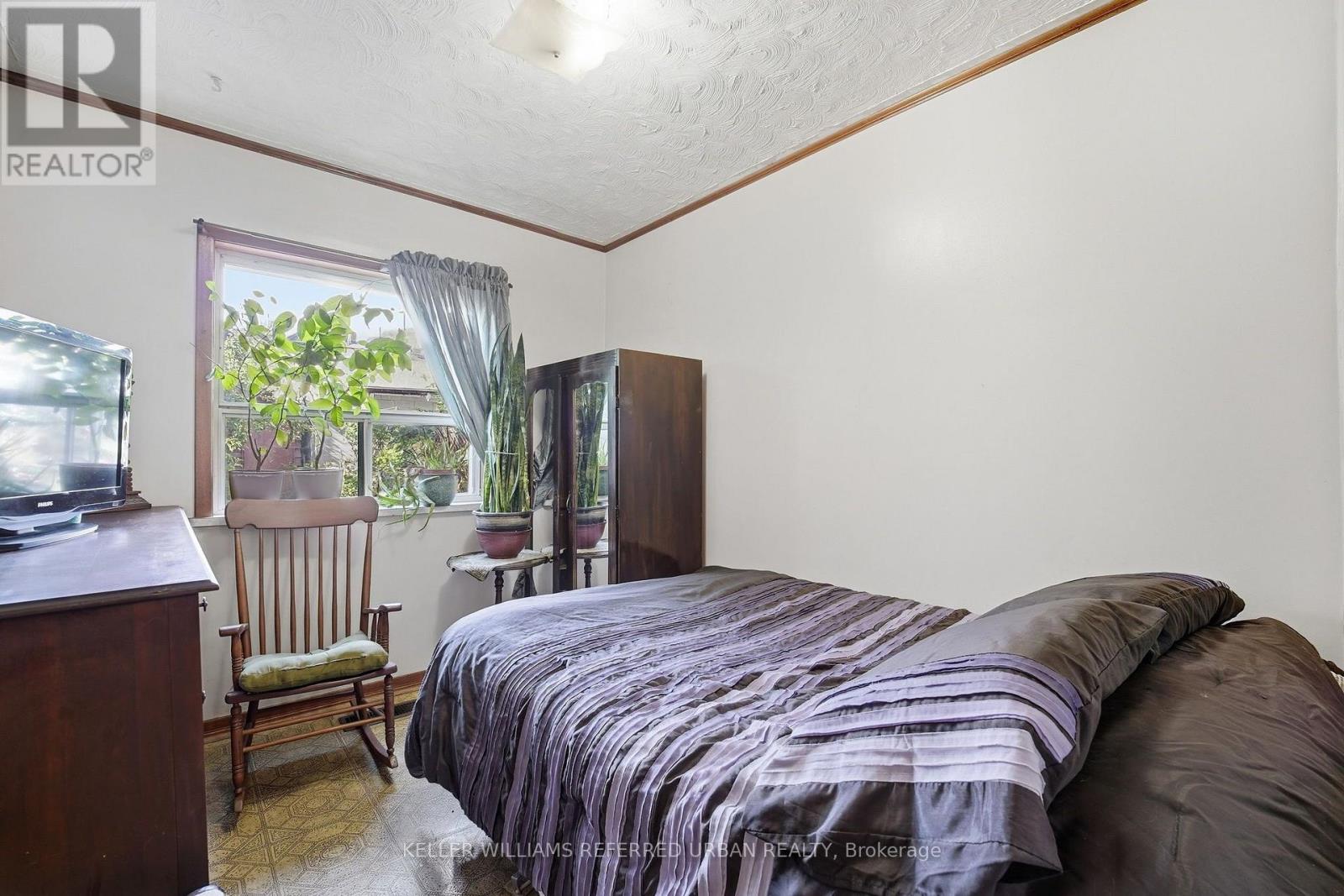 266 Roxton Road, Toronto, Ontario  M6G 3P9 - Photo 10 - C13872266