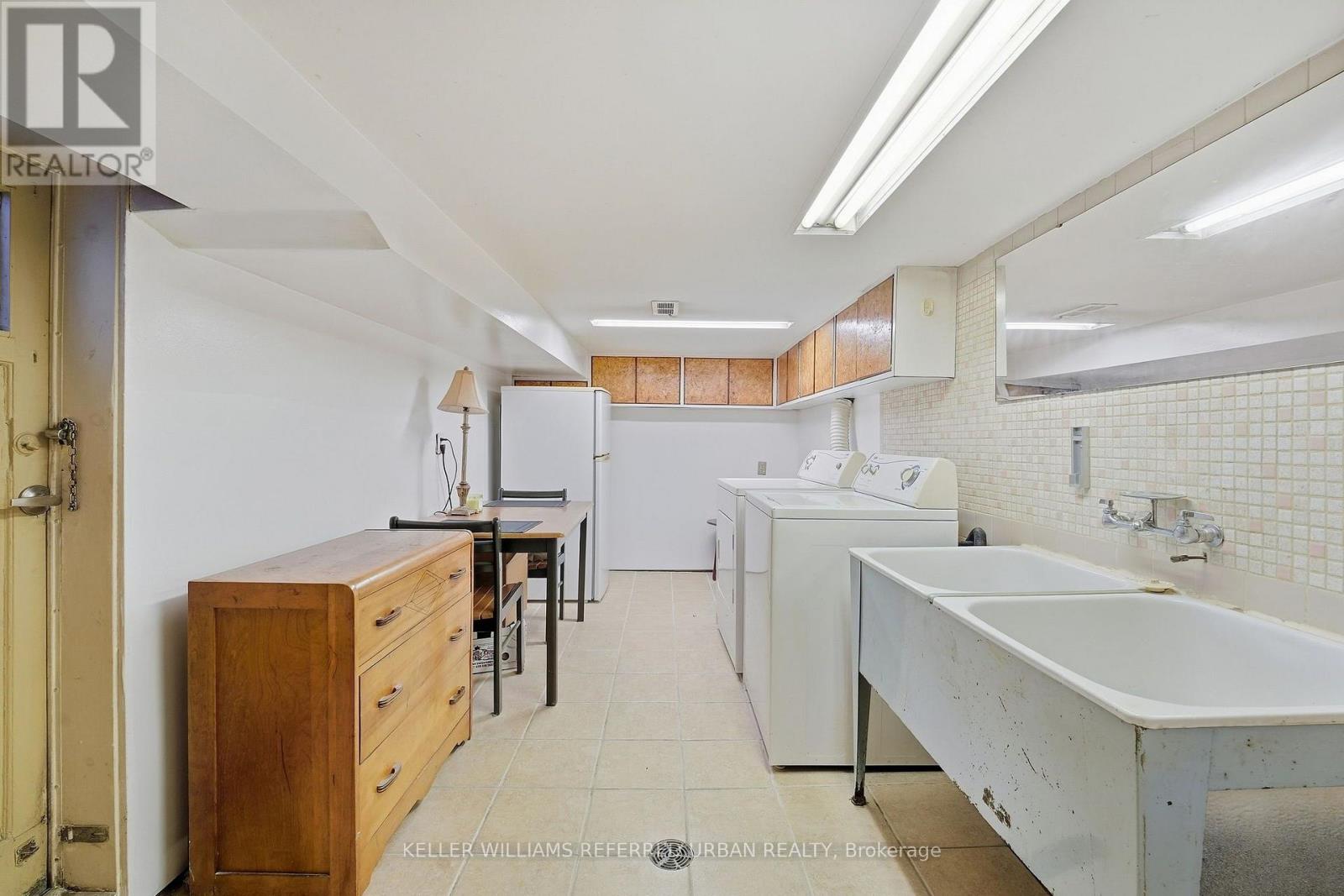 266 Roxton Road, Toronto, Ontario  M6G 3P9 - Photo 18 - C13872266