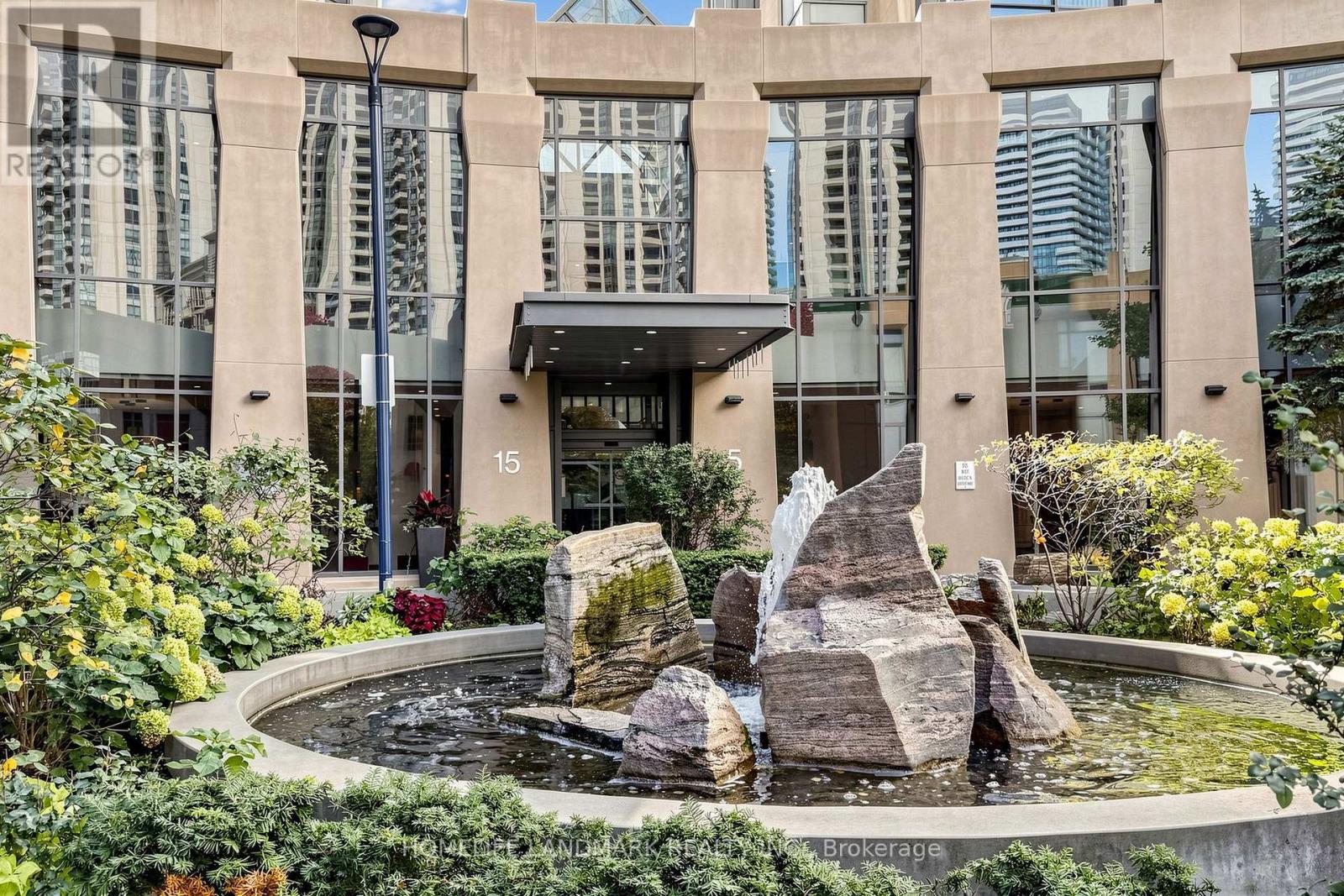220 - 15 Northtown Way, Toronto, Ontario  M2N 7A2 - Photo 2 - C13872430