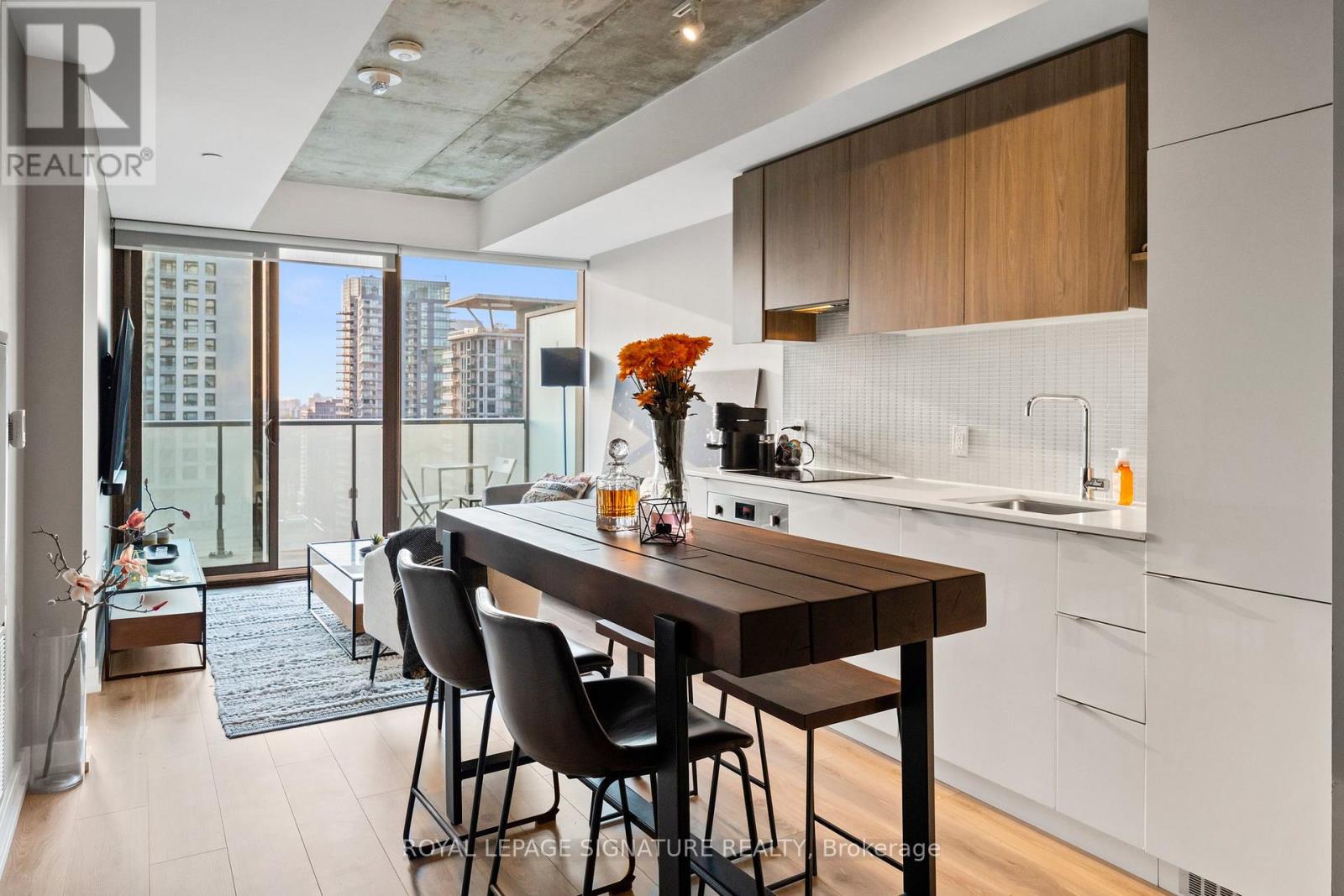 2711 - 161 Roehampton Avenue, Toronto, Ontario  M4P 0C8 - Photo 8 - C13872518