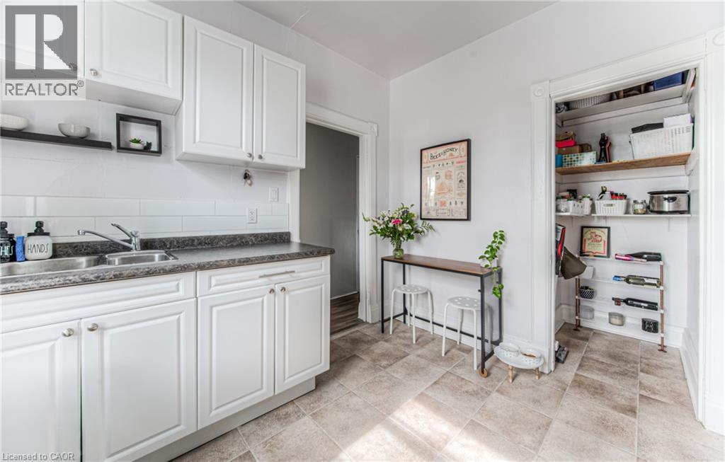 404 Duke Street W Unit# Upper, Kitchener, Ontario  N2H 3Y5 - Photo 9 - 40869530