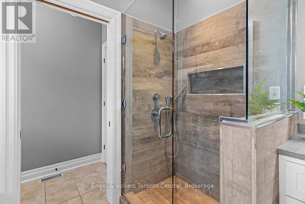 184 Sutacriti Street, Georgian Bluffs, Ontario  N0H 1S0 - Photo 21 - X13872234