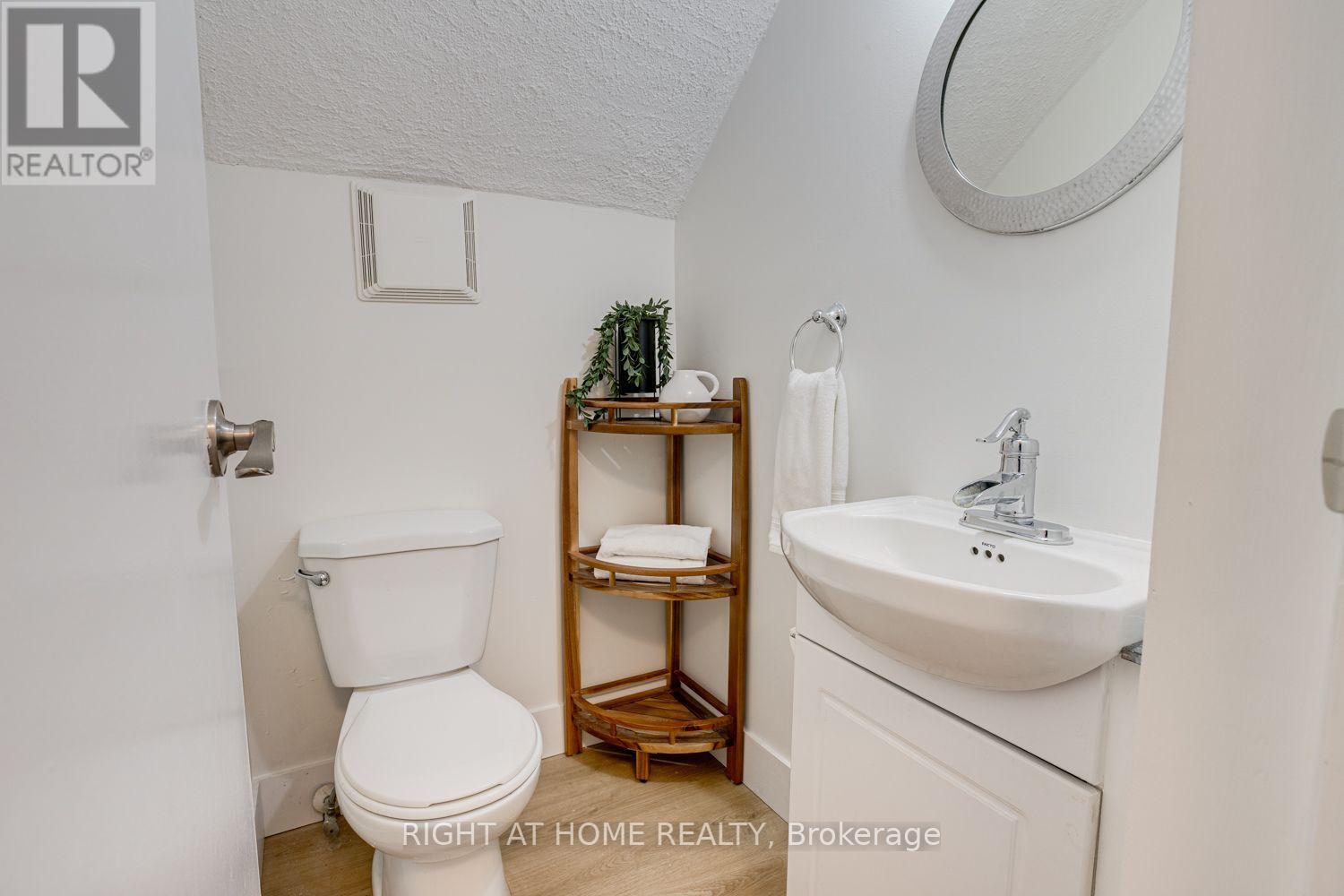 207 - 580 Mary Street E, Whitby, Ontario  L1N 2R3 - Photo 15 - E13872354