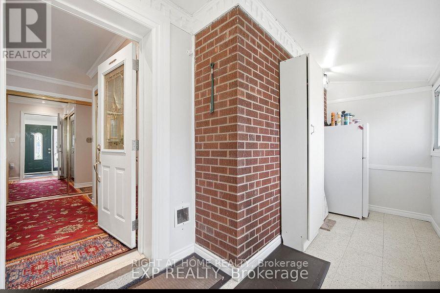 Main Floor - 43 Ridgemoor Avenue, Toronto, Ontario  M1N 1M5 - Photo 14 - E13872420