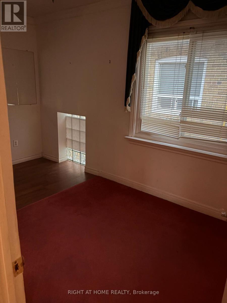 MAIN FLOOR - 43 RIDGEMOOR AVENUE