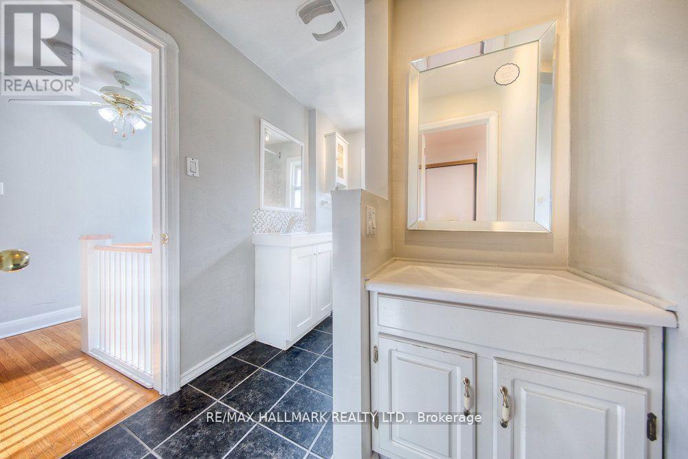 31 Glen Muir Drive, Toronto, Ontario  M1M 2C6 - Photo 19 - E13872422