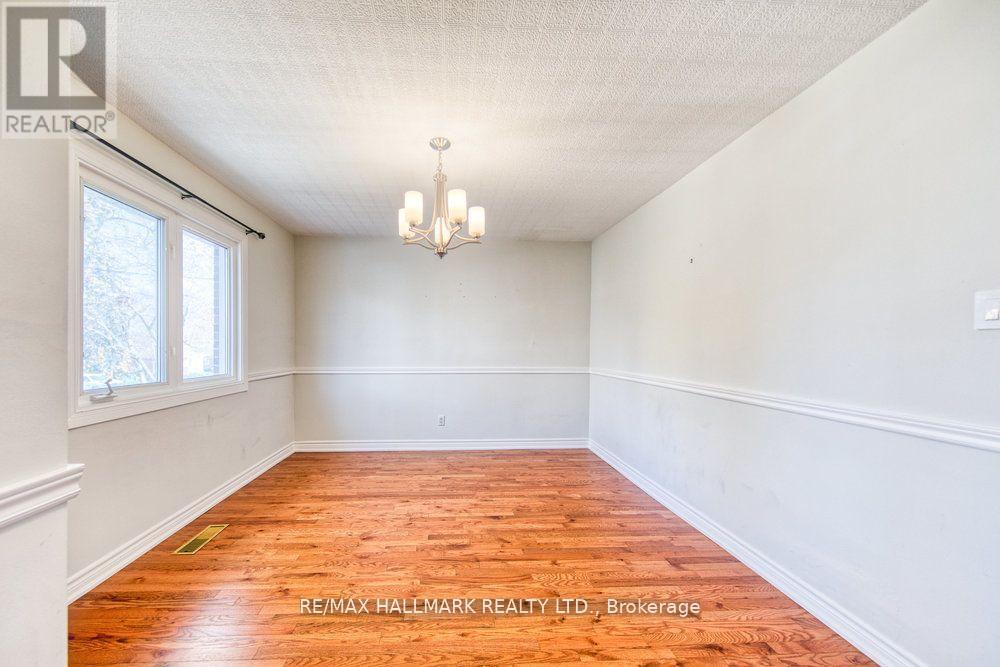 31 Glen Muir Drive, Toronto, Ontario  M1M 2C6 - Photo 5 - E13872422
