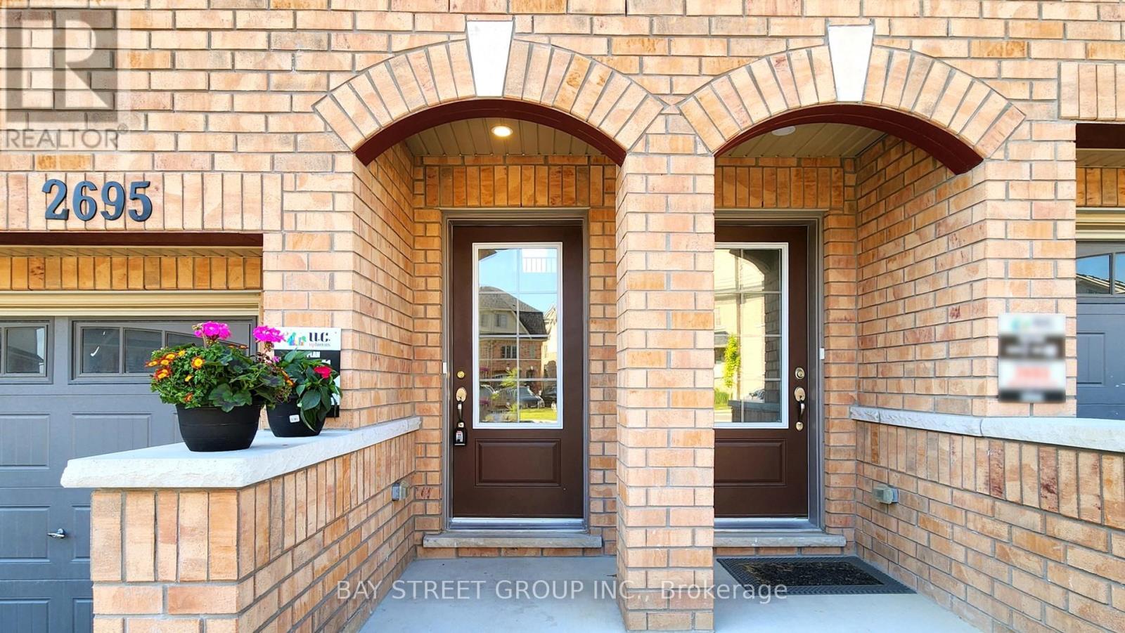 2695 Magdalen Path, Oshawa, Ontario  L1L 0R6 - Photo 3 - E13872460