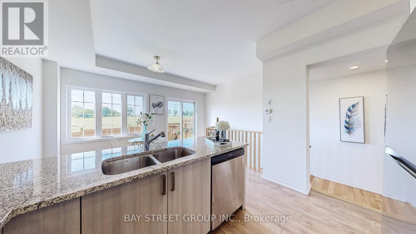 2695 Magdalen Path, Oshawa, Ontario  L1L 0R6 - Photo 6 - E13872460