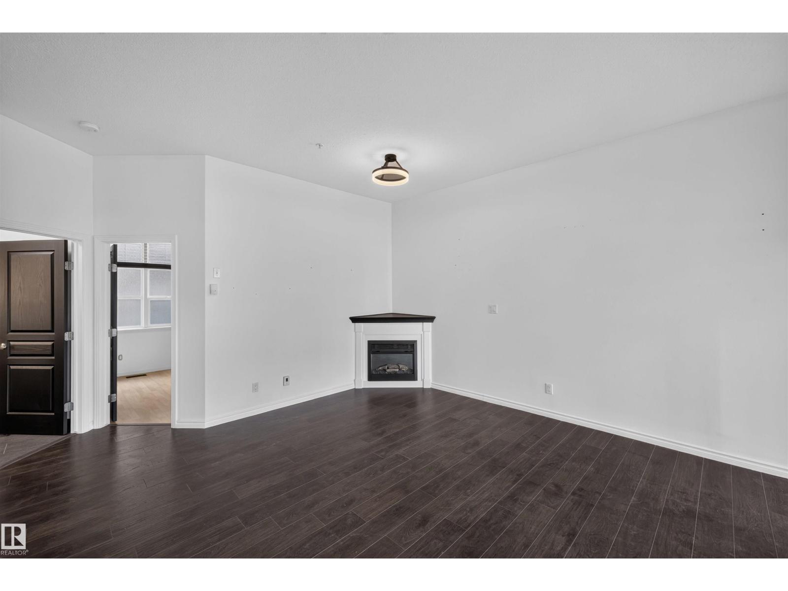 #412 9503 101 AV NW