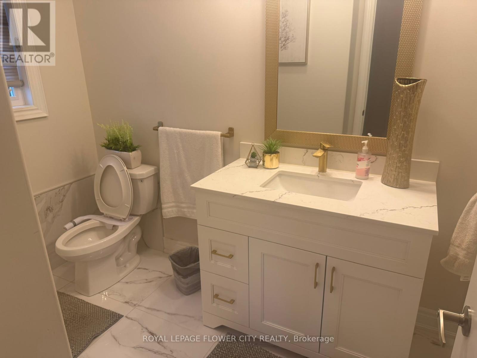40 Seymour Road, Brampton, Ontario  L6R 4A6 - Photo 1 - W13872434