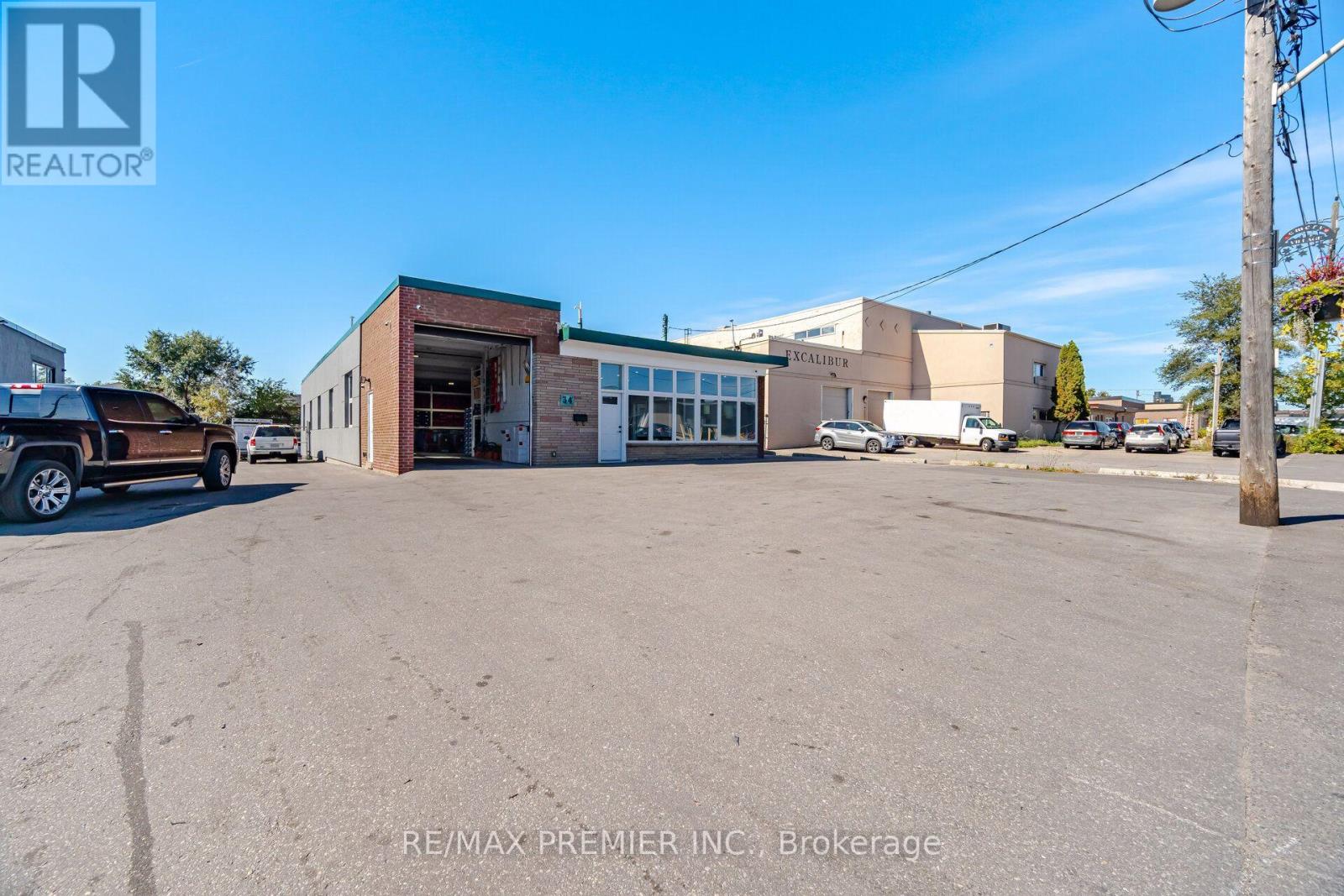 34 Rivalda Road E, Toronto, Ontario  M9M 2M3 - Photo 10 - W13872452