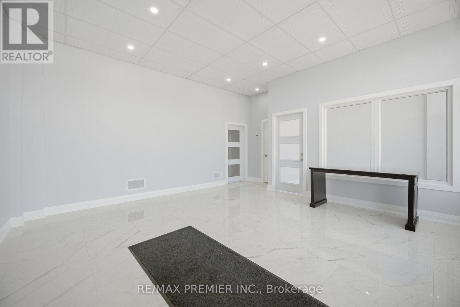 34 Rivalda Road E, Toronto, Ontario  M9M 2M3 - Photo 13 - W13872452