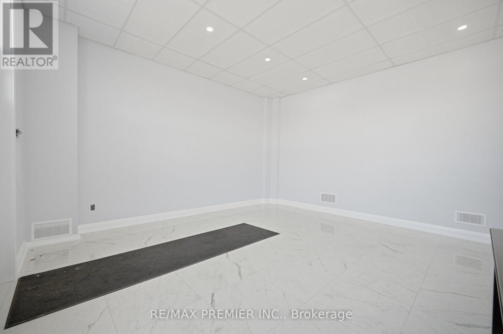 34 Rivalda Road E, Toronto, Ontario  M9M 2M3 - Photo 14 - W13872452