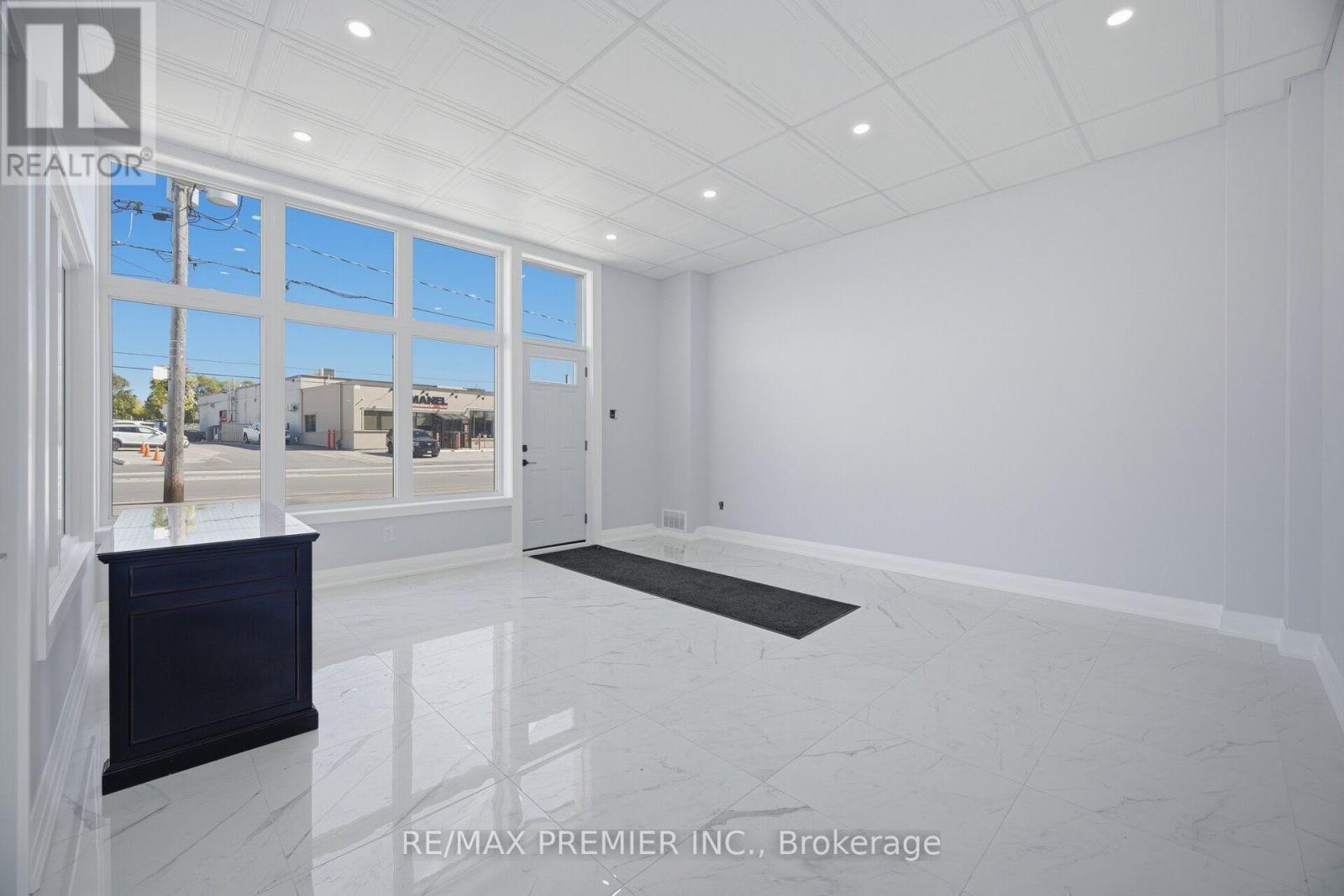 34 Rivalda Road E, Toronto, Ontario  M9M 2M3 - Photo 15 - W13872452