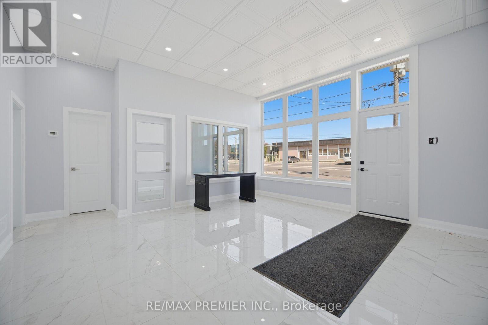 34 Rivalda Road E, Toronto, Ontario  M9M 2M3 - Photo 16 - W13872452