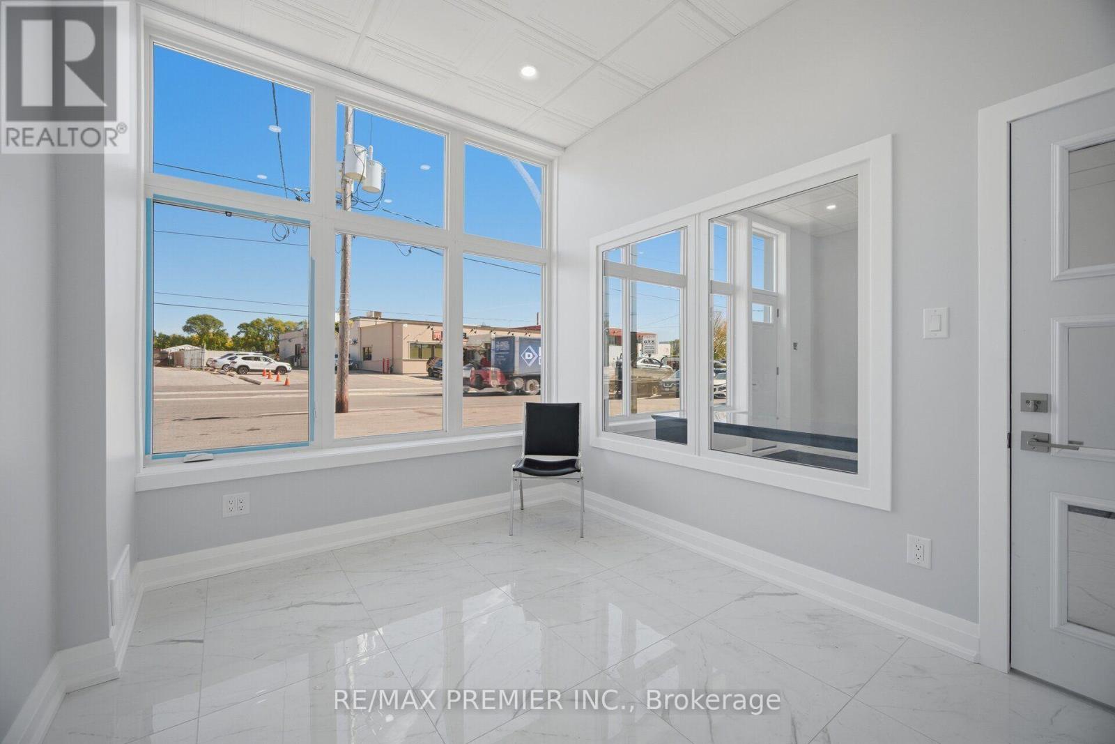 34 Rivalda Road E, Toronto, Ontario  M9M 2M3 - Photo 18 - W13872452