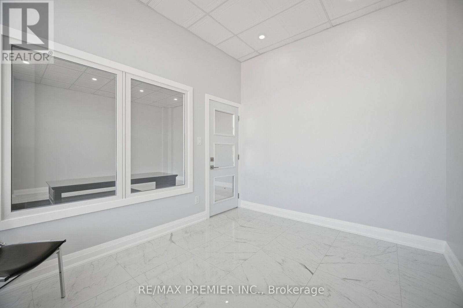 34 Rivalda Road E, Toronto, Ontario  M9M 2M3 - Photo 19 - W13872452