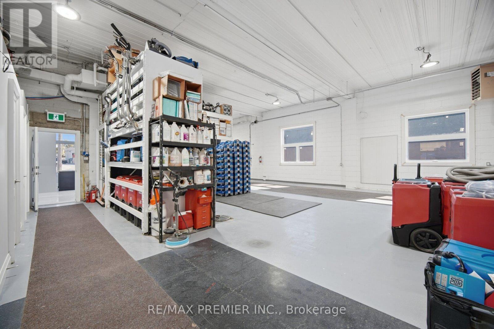 34 Rivalda Road E, Toronto, Ontario  M9M 2M3 - Photo 23 - W13872452
