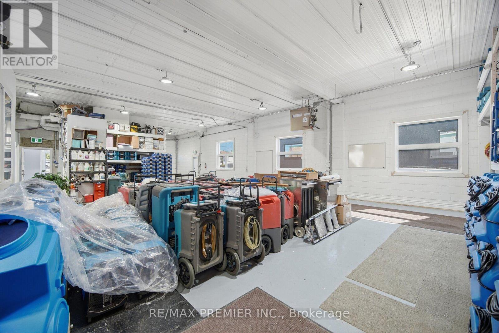 34 Rivalda Road E, Toronto, Ontario  M9M 2M3 - Photo 30 - W13872452