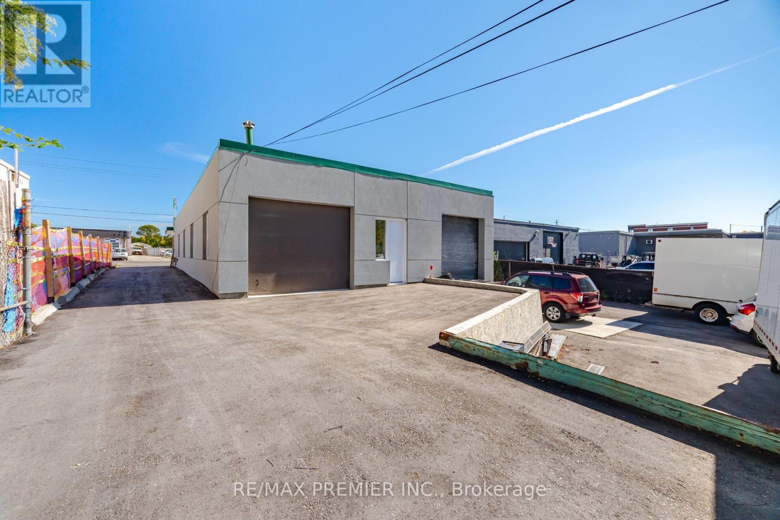 34 Rivalda Road E, Toronto, Ontario  M9M 2M3 - Photo 5 - W13872452