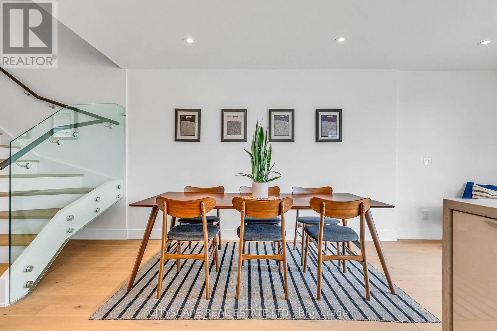 Upper - 61 Edwin Avenue, Toronto, Ontario  M6P 3Z5 - Photo 13 - W13872498