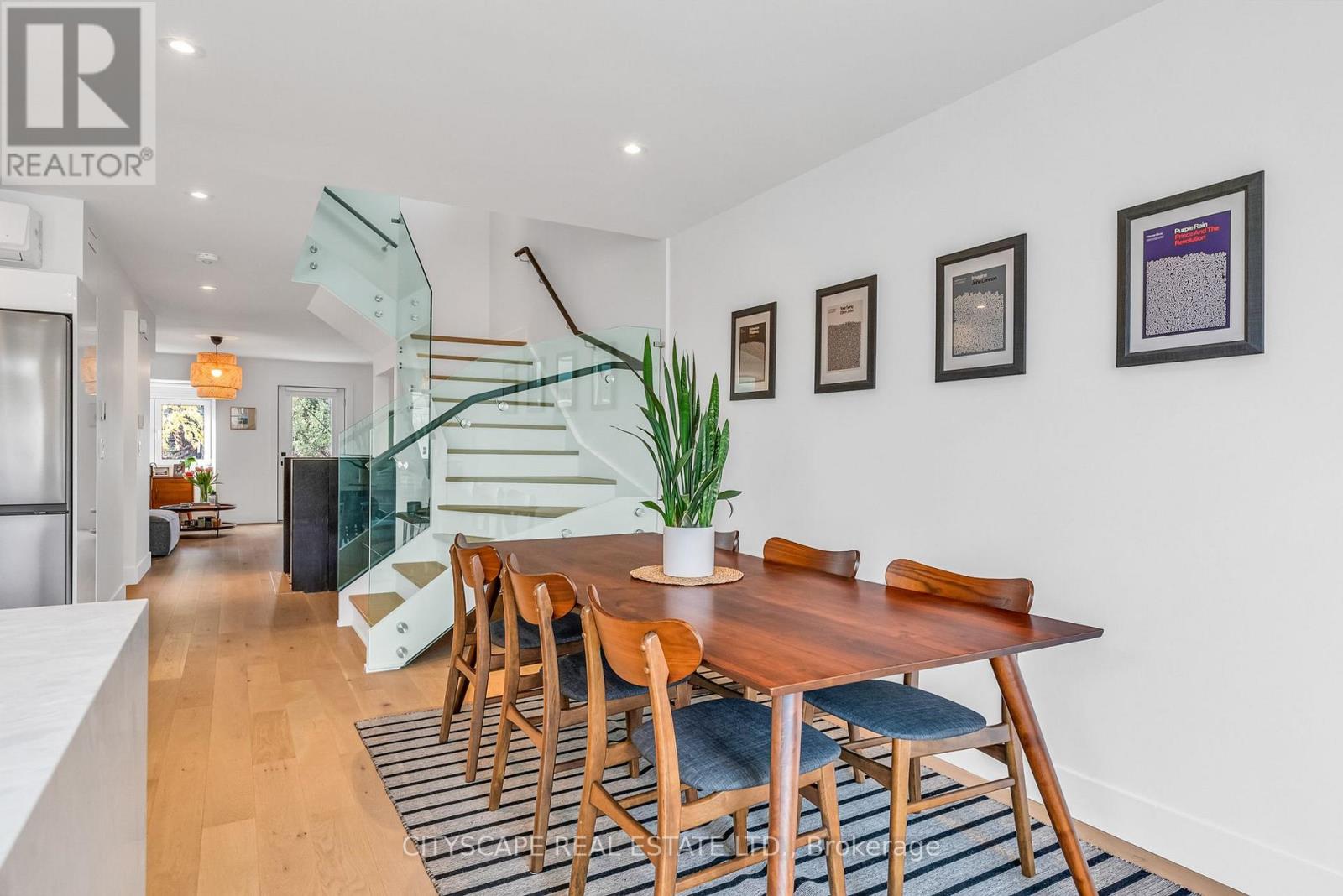Upper - 61 Edwin Avenue, Toronto, Ontario  M6P 3Z5 - Photo 14 - W13872498