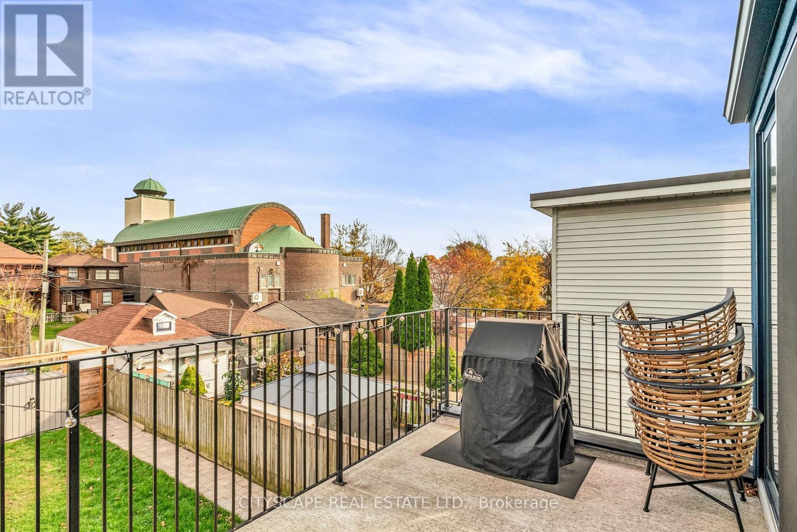 Upper - 61 Edwin Avenue, Toronto, Ontario  M6P 3Z5 - Photo 19 - W13872498