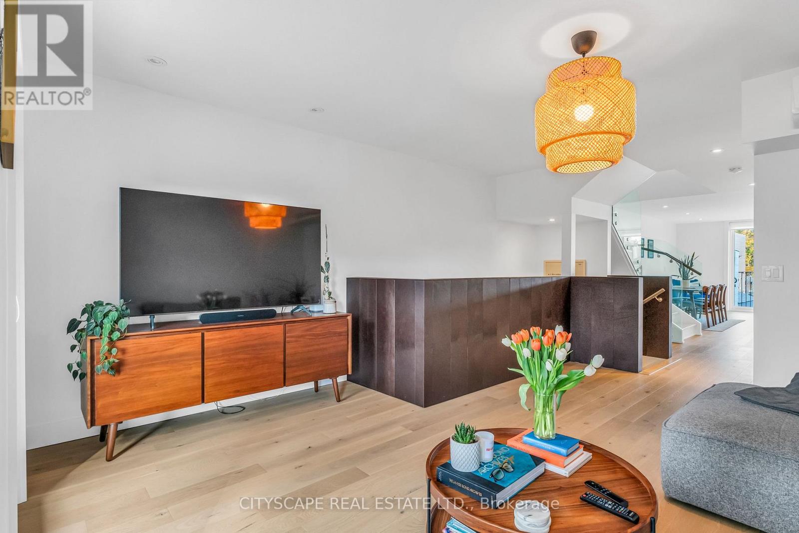 Upper - 61 Edwin Avenue, Toronto, Ontario  M6P 3Z5 - Photo 24 - W13872498