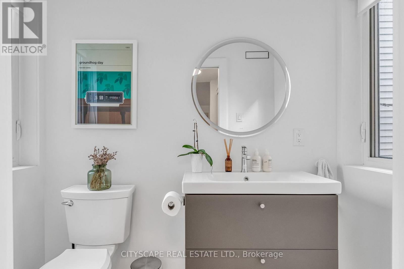 Upper - 61 Edwin Avenue, Toronto, Ontario  M6P 3Z5 - Photo 29 - W13872498