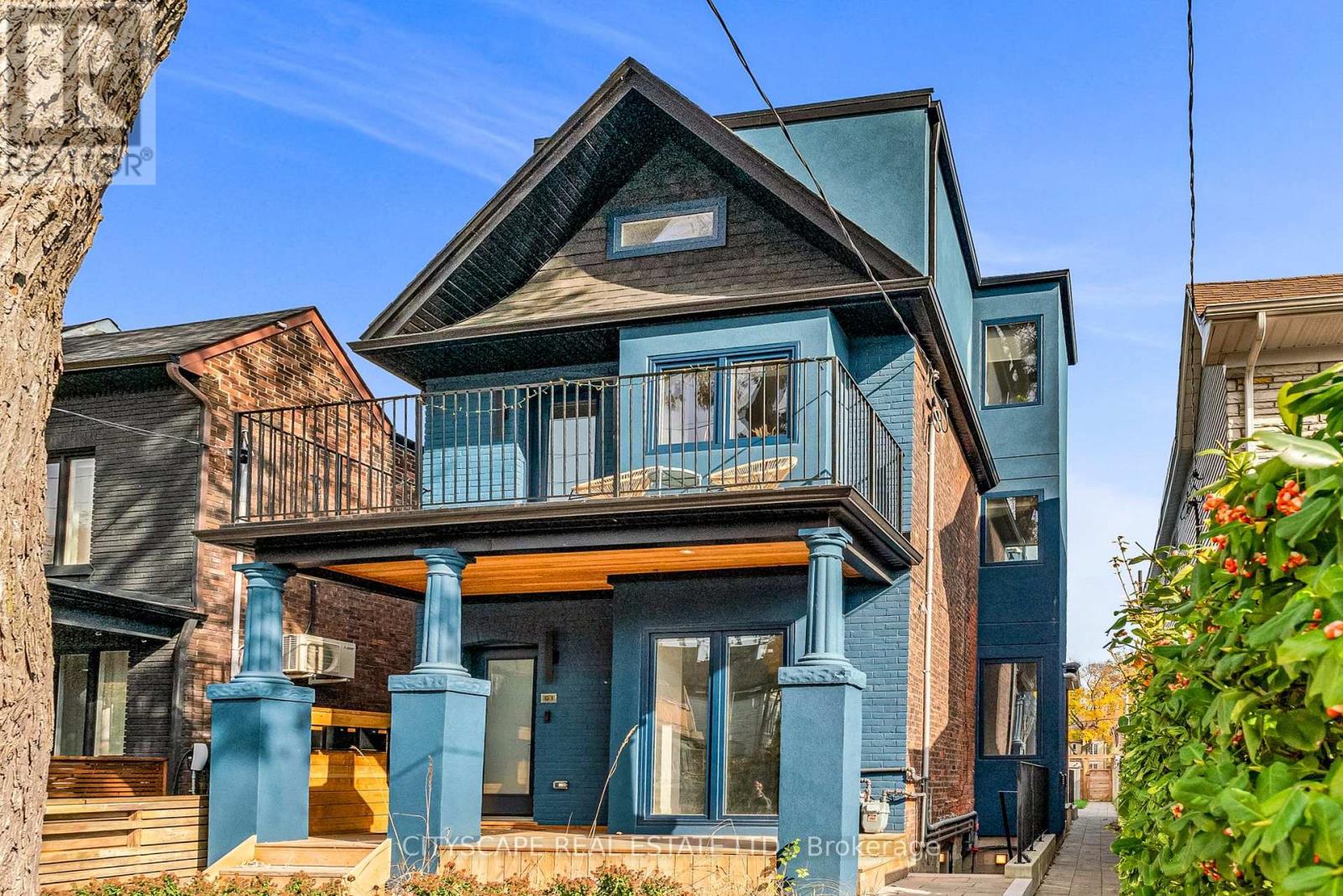 Upper - 61 Edwin Avenue, Toronto, Ontario  M6P 3Z5 - Photo 3 - W13872498