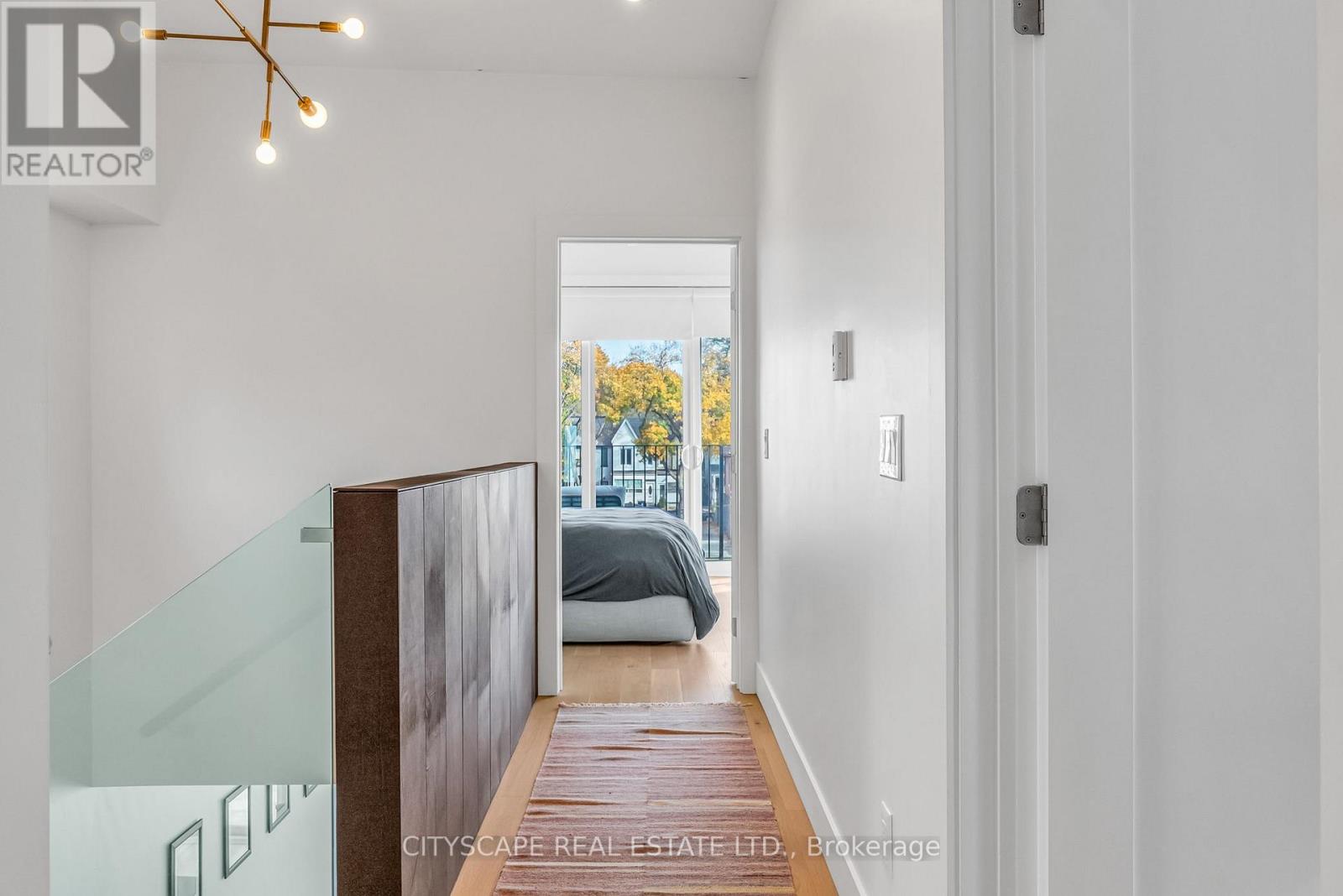 Upper - 61 Edwin Avenue, Toronto, Ontario  M6P 3Z5 - Photo 31 - W13872498