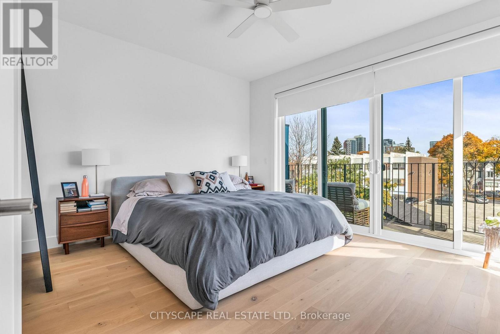 Upper - 61 Edwin Avenue, Toronto, Ontario  M6P 3Z5 - Photo 33 - W13872498