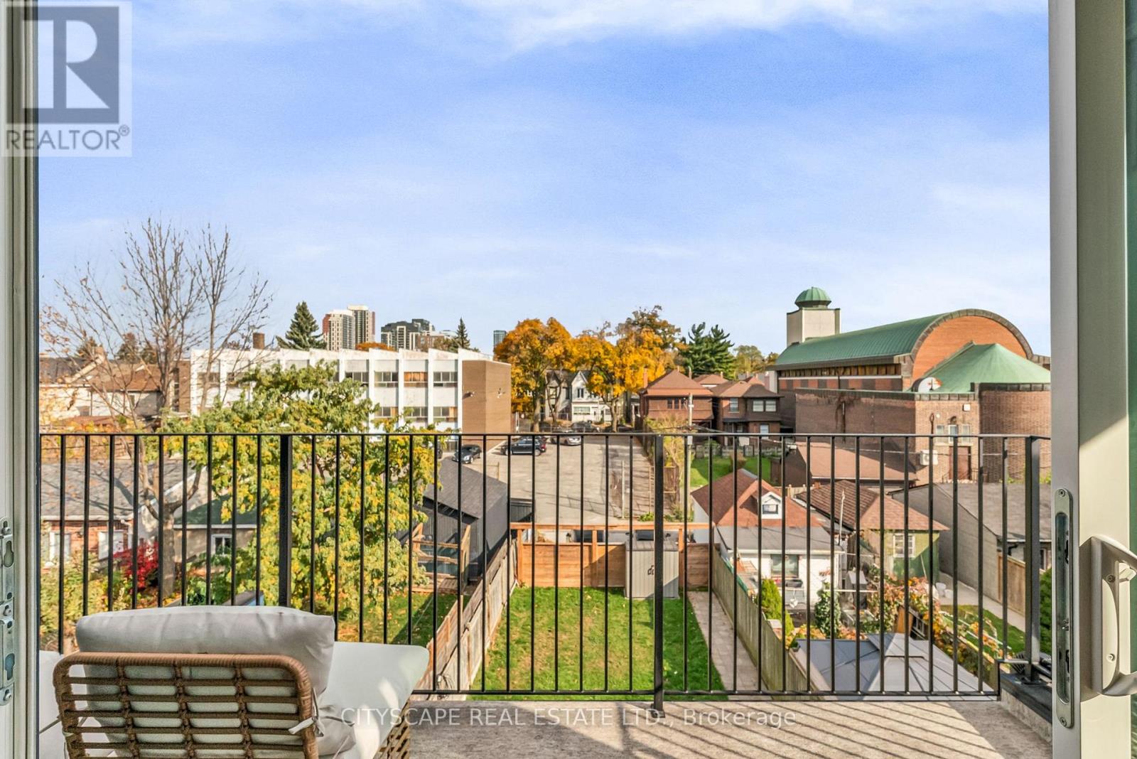 Upper - 61 Edwin Avenue, Toronto, Ontario  M6P 3Z5 - Photo 39 - W13872498