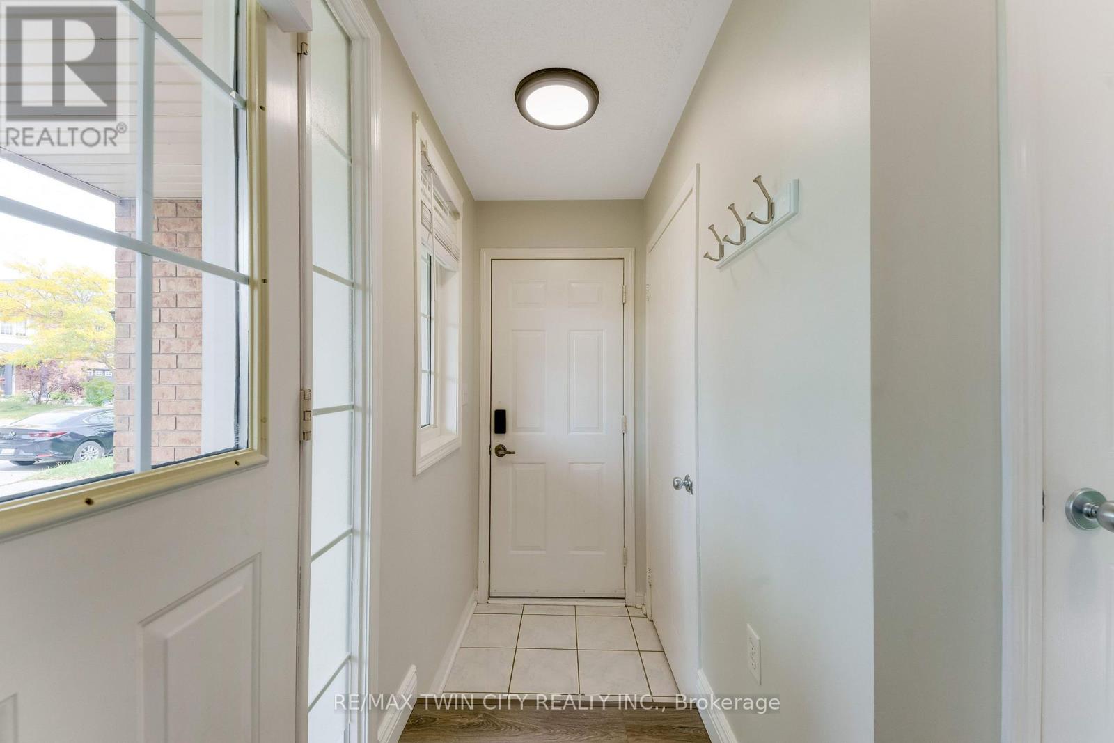 28 Nancroft Crescent, Cambridge, Ontario  N1T 2H2 - Photo 9 - X13872274