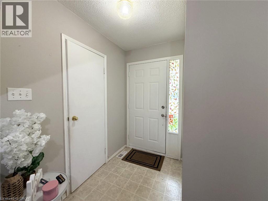 195 Ferguson Drive Unit# 6, Woodstock, Ontario  N4V 1A4 - Photo 3 - 40868353