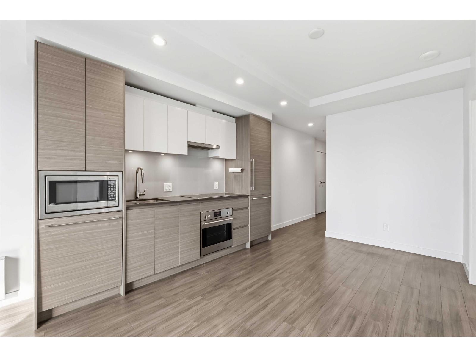 701 13615 Fraser Highway, Surrey, British Columbia  V3T 0P7 - Photo 14 - R3173358