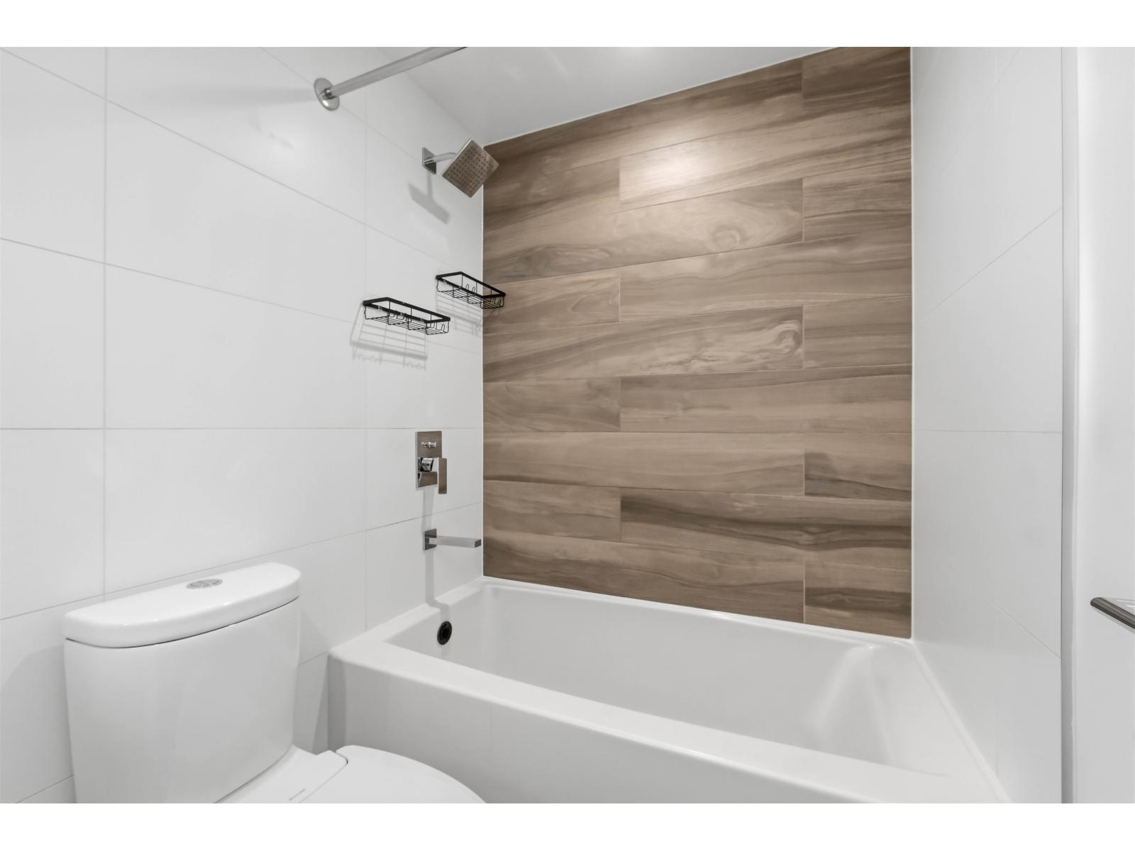 701 13615 Fraser Highway, Surrey, British Columbia  V3T 0P7 - Photo 17 - R3173358