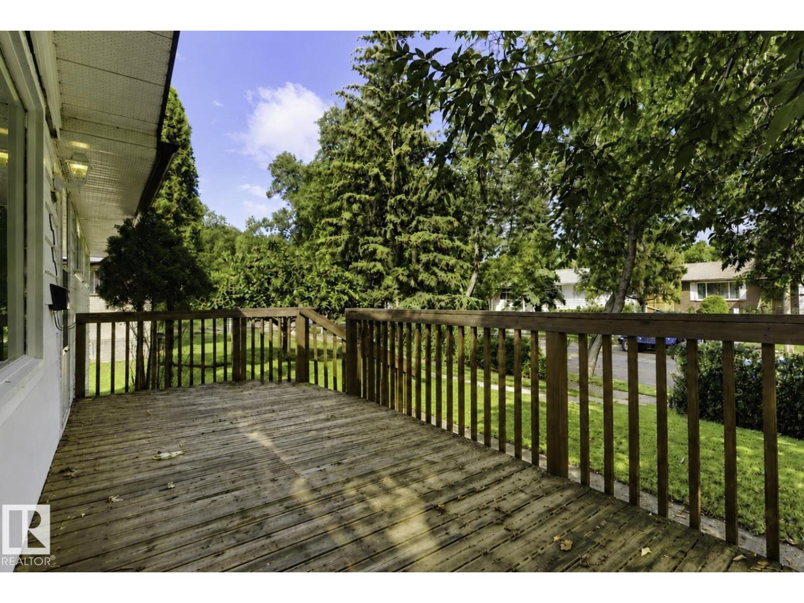6221 44b Avenue, Camrose, Alberta  T4V 0B5 - Photo 4 - E4512051