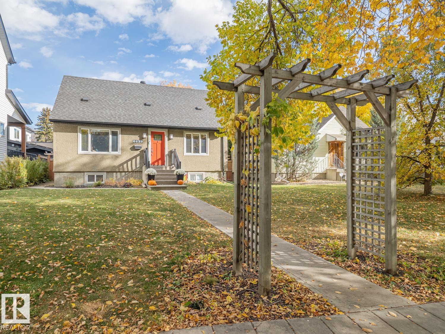 6839 111 St Nw, Edmonton, Alberta  T6H 3G2 - Photo 1 - E4512055