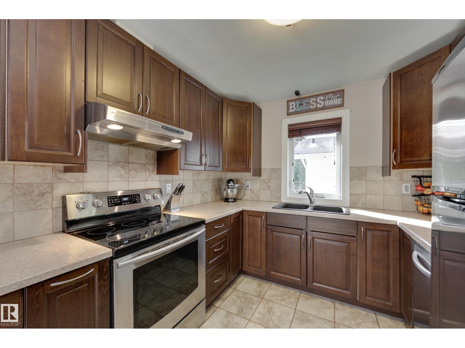 10466 159 St Nw, Edmonton, Alberta  T5P 3A7 - Photo 9 - E4512056