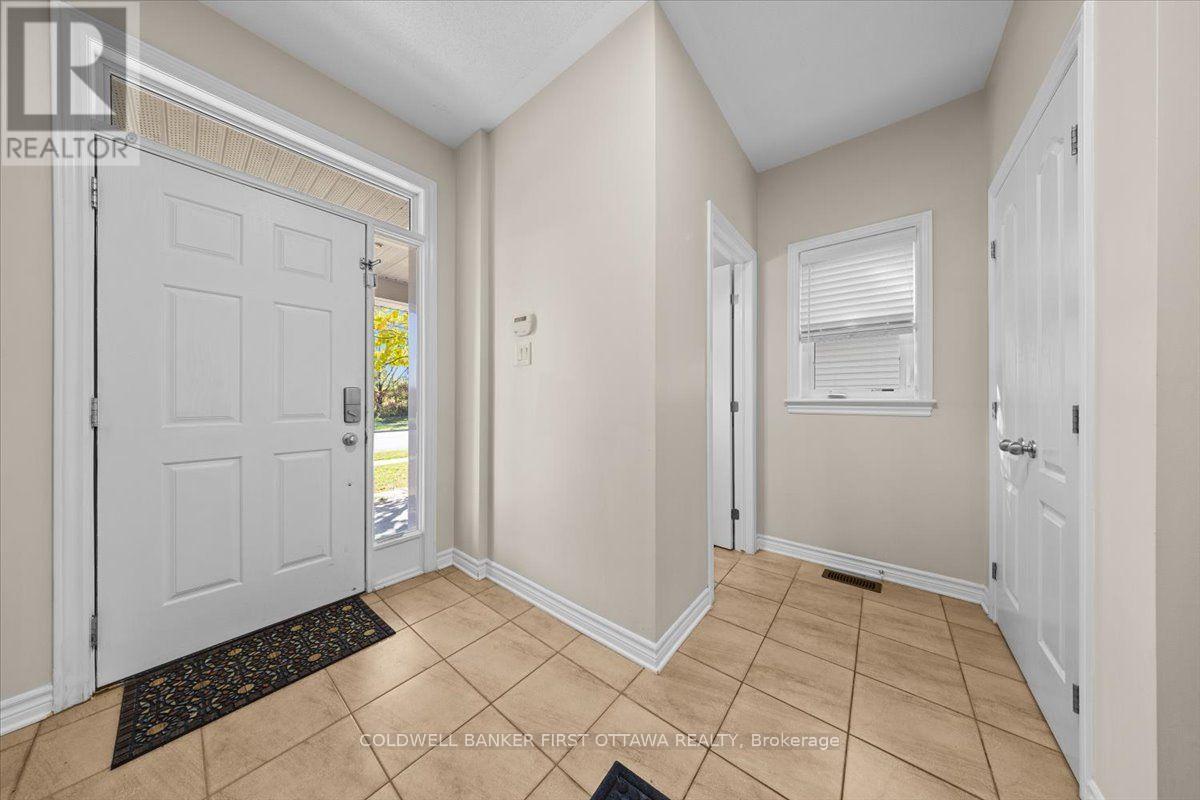 2898 Findlay Creek Drive, Ottawa, Ontario K1T 0G6 - Photo 2 - X13872586