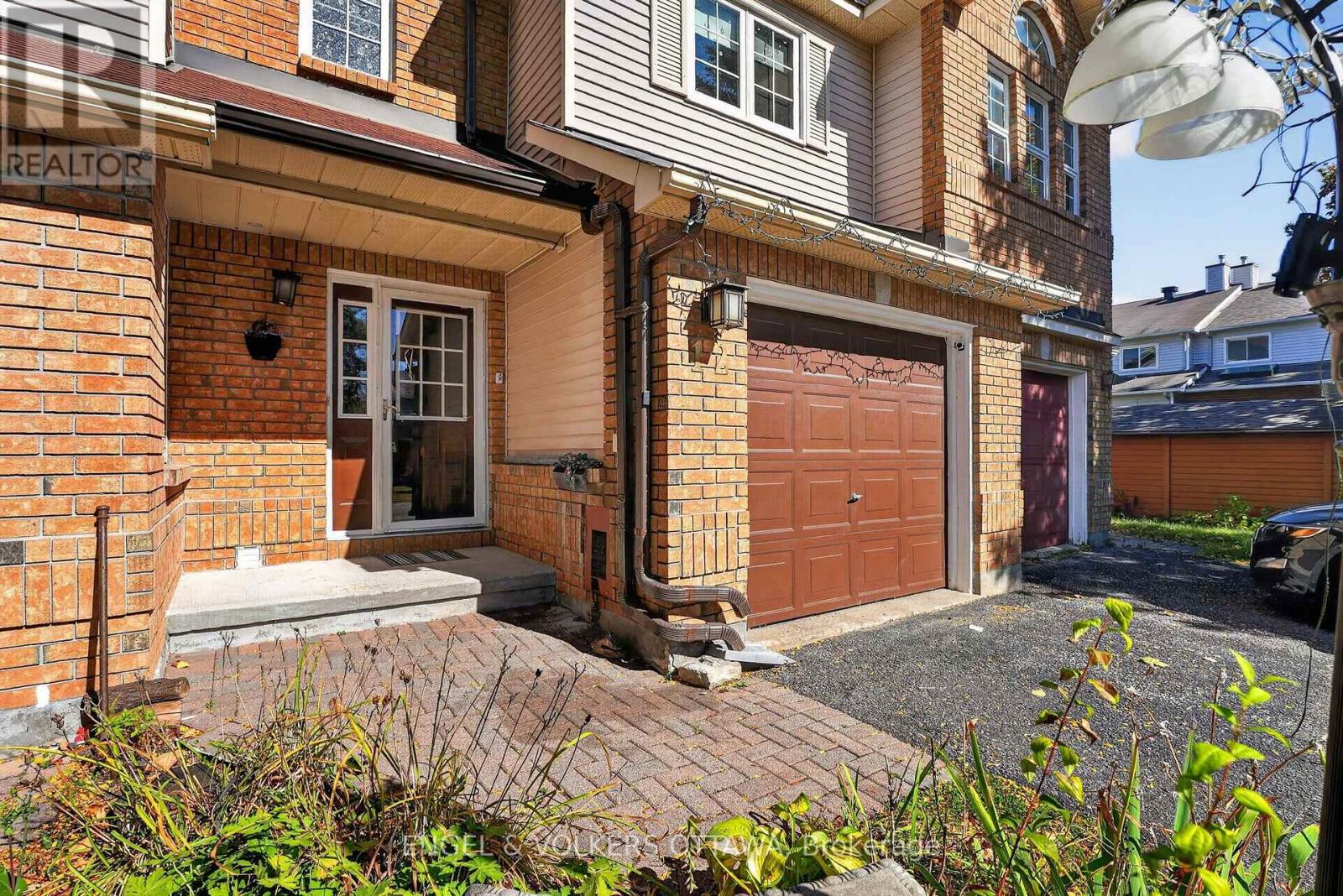 12 Kalbrook Street, Ottawa, Ontario  K2T 1A8 - Photo 2 - X13872632