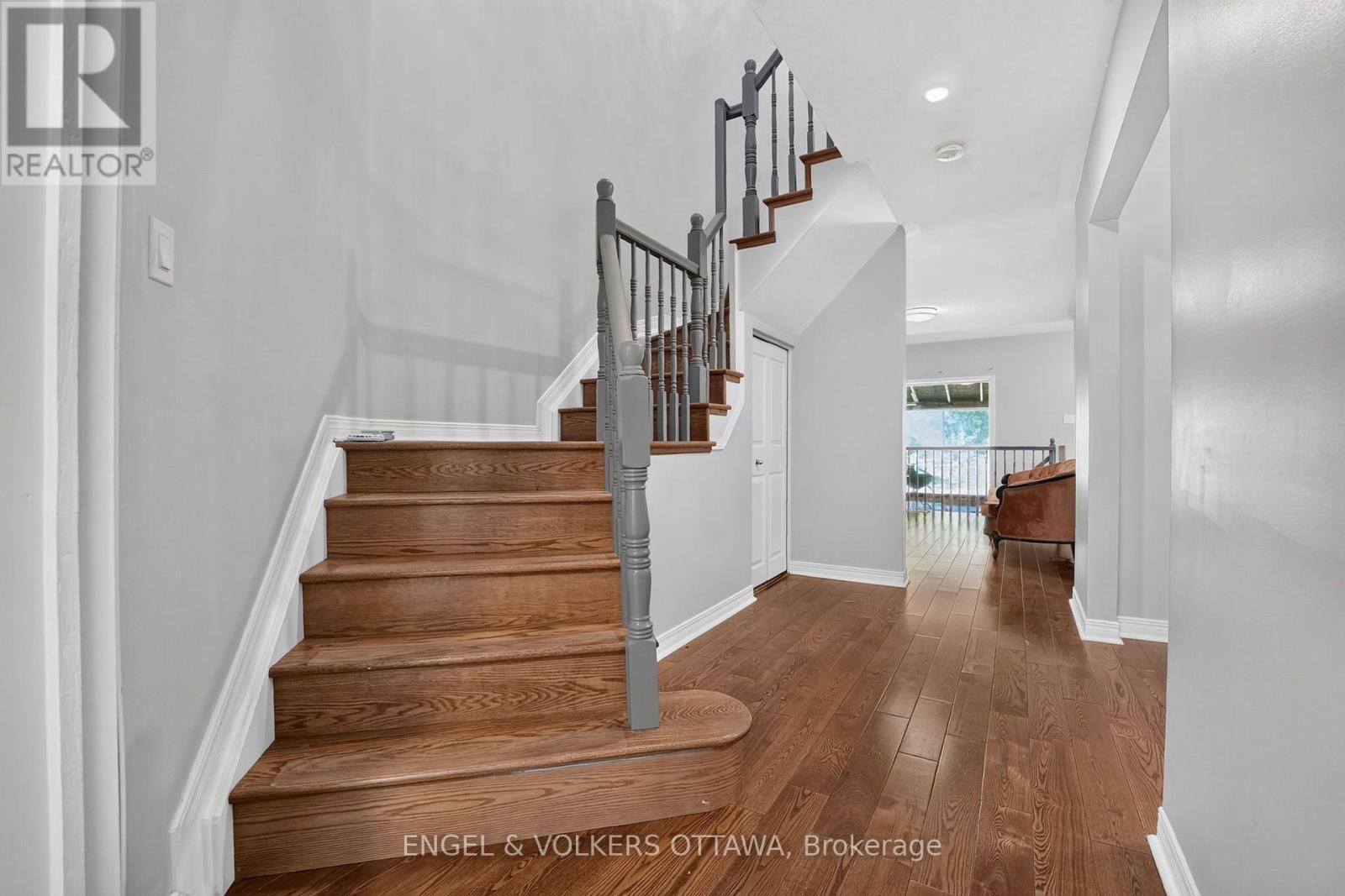12 Kalbrook Street, Ottawa, Ontario  K2T 1A8 - Photo 7 - X13872632