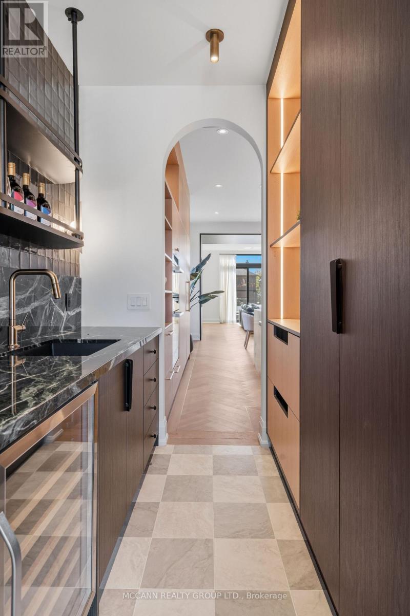 403 Melrose Avenue, Toronto, Ontario  M5M 1Z6 - Photo 6 - C13872610